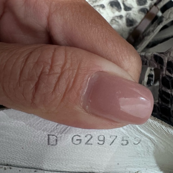 CHANEL LEATHER BALLET FLATS - Picture 7 of 7